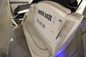 2017 Rinker 320 EX