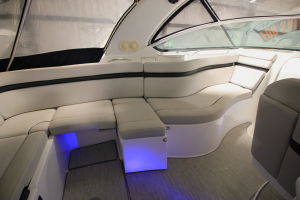 2017 Rinker 320 EX