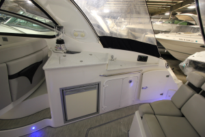 2017 Rinker 320 EX